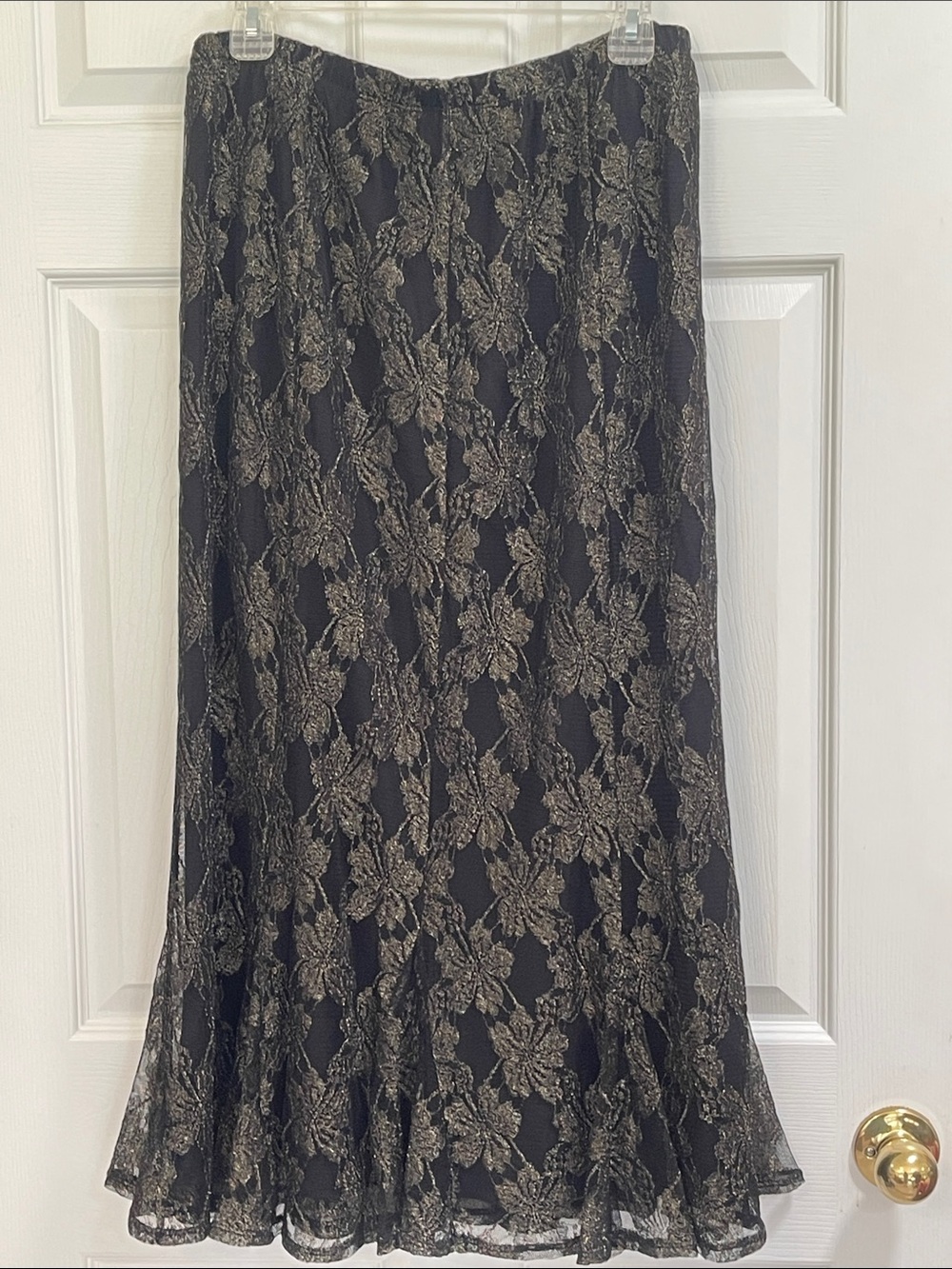 Chicos Elegant Black Lace Maxi Skirt with Gold Floral Detail. Chico’s SZ 2-L